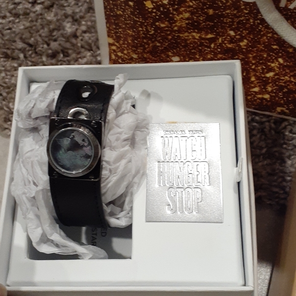 Activity tracker - Picture 2 of 4